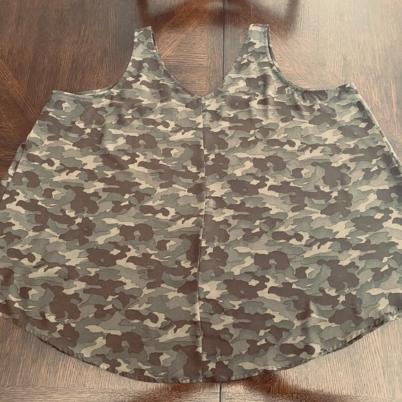Lane Bryant, Camo Tank Top, Shell, Size 22 - Picture 3 of 5